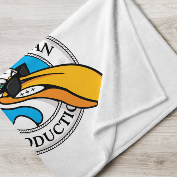 Pesky Pelican | Cozy Throw Blanket